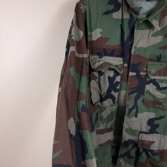 Army Combat Coat in Woodland Camo Size Small - Picture 4 of 11